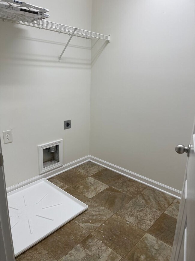 Building Photo - 4806 Swanns Mill Dr