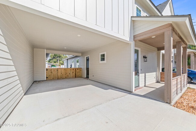 Building Photo - 119 Mayberry Grv St