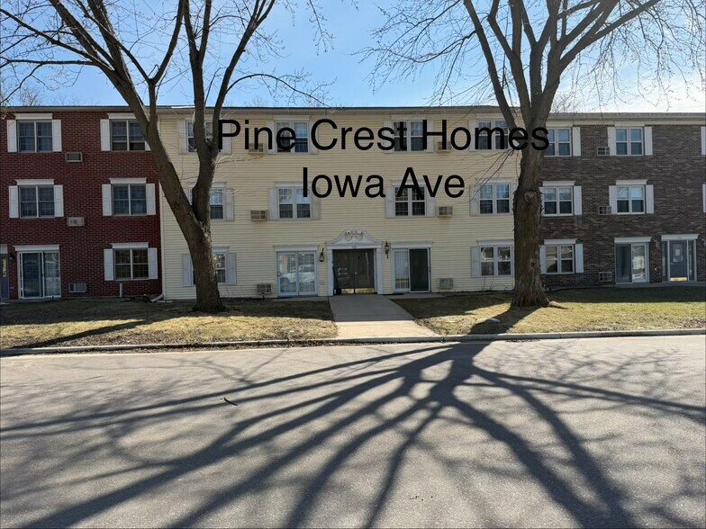 Building Photo - 930 Iowa Ave