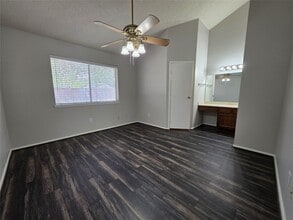 Building Photo - 447 Lost Rock Dr