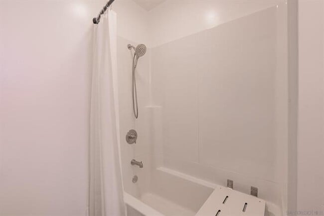 Building Photo - FIRST MONTH FREE!! 2 bedrooms 2 baths in Escondido over at the GRAND VIEW APARTMENTS