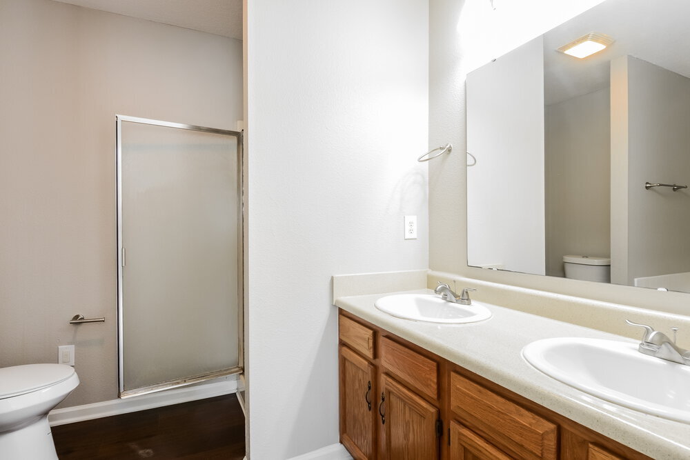 Building Photo - 1580 Cold Spring Dr
