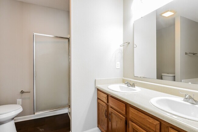Building Photo - 1580 Cold Spring Dr