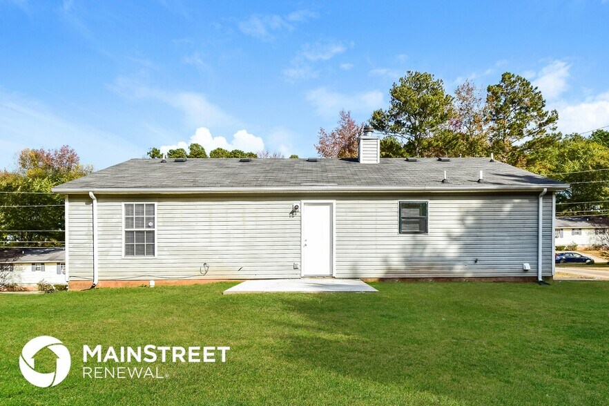 Building Photo - 8043 Trinity Park Dr