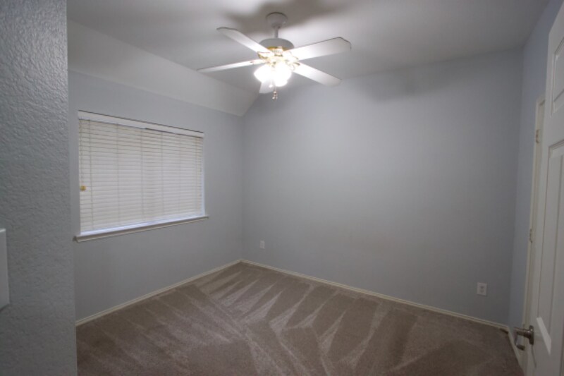 Building Photo - 3605 Villanova Dr
