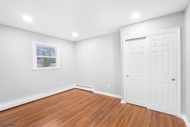 Building Photo - 25 Sandalwood Dr