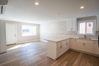 Building Photo - 1421 Obispo Ave