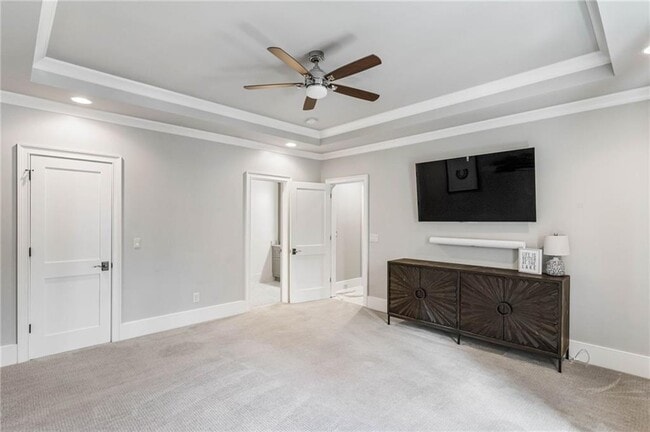 Building Photo - 5265 Peachtree Dunwoody Rd NE