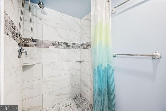 Building Photo - 11821 Sinclair Ln