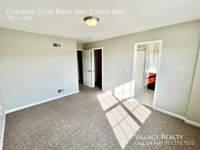 Building Photo - 705 Country Club Rd