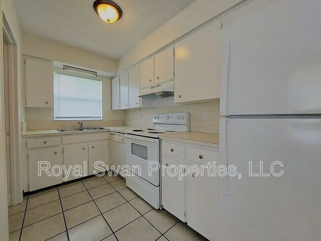 Building Photo - 1233 W Highland St