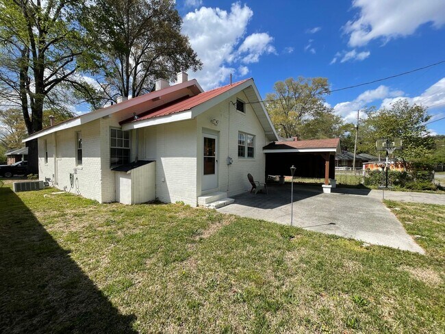 Building Photo - Large 2/1 House in Celanese- $1,495