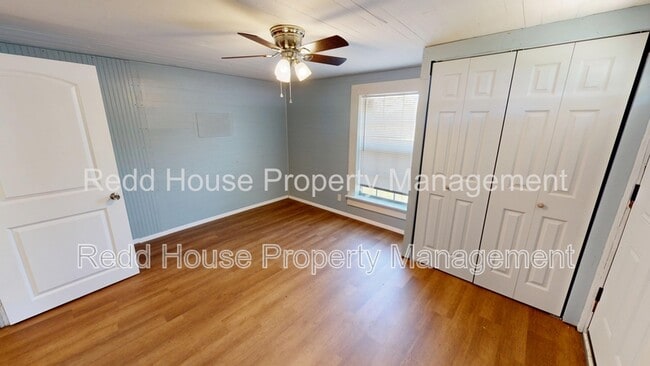 Building Photo - 103 Watkins St