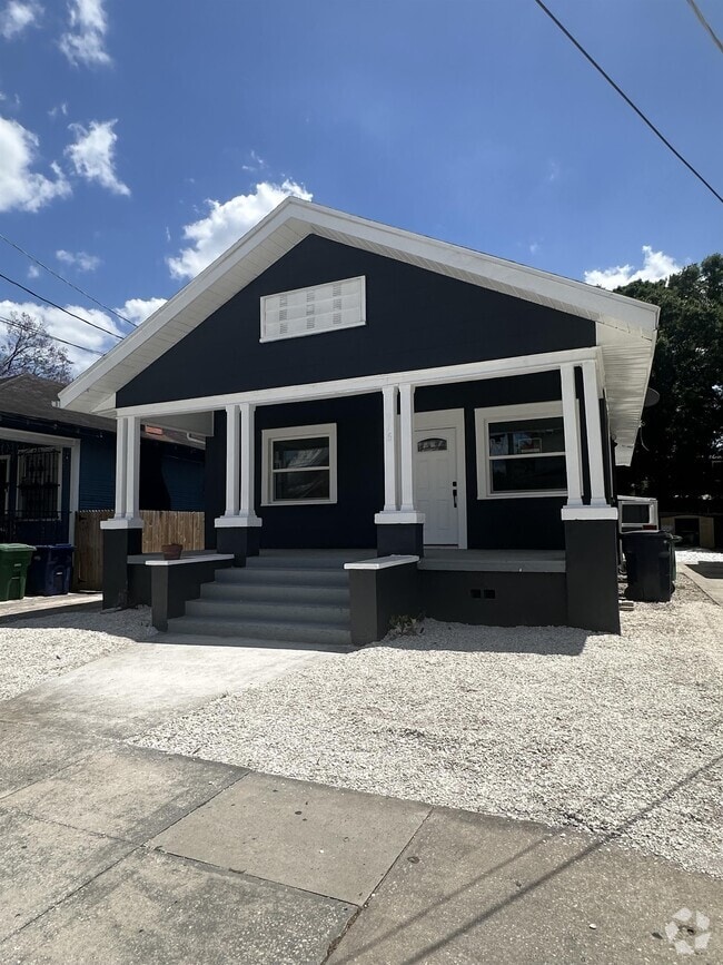 Building Photo - 915 E 20th Ave