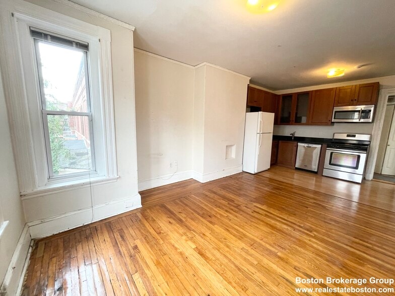 Building Photo - 76 Saint Stephen St