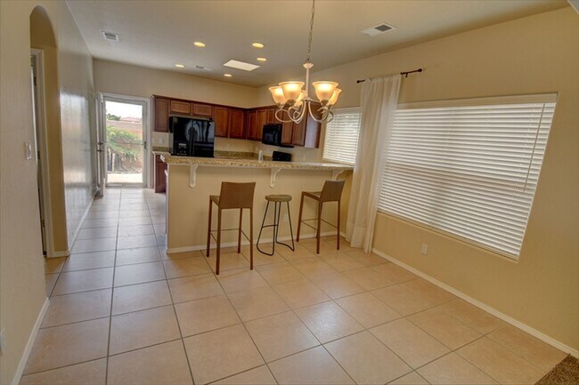 Building Photo - Beautiful NW Single Story Home --_Ready NOW!