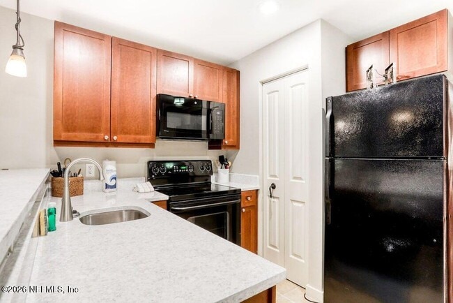 Building Photo - 955 Registry Blvd