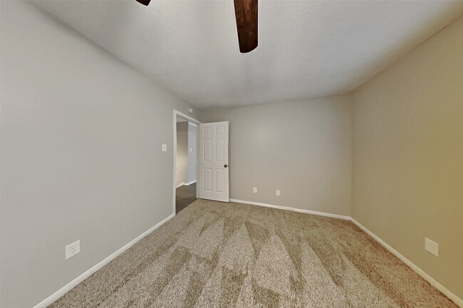 Building Photo - 131 Lissa Ln