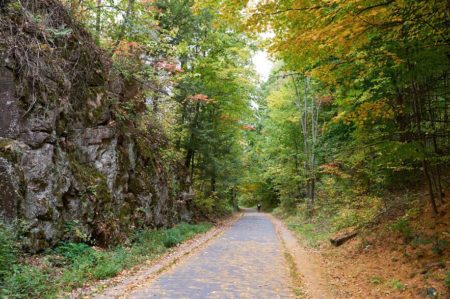 Burlington's Bike Path is steps away! - 125 Cambrian Way
