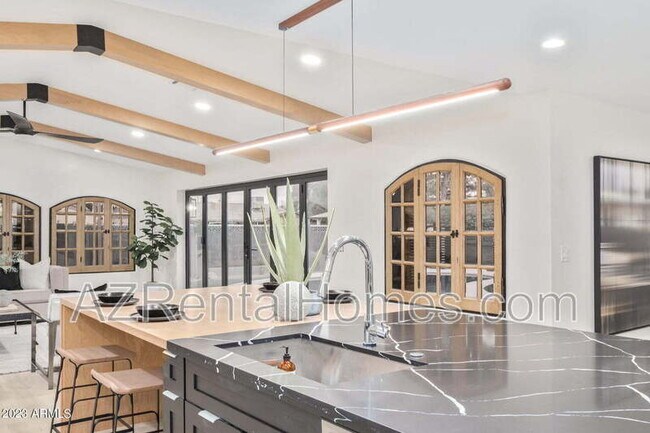 Building Photo - 3005 N 81st Pl