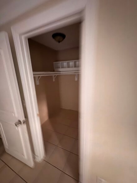 Building Photo - 1505 SE 36th St