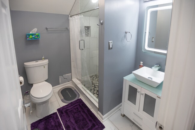 Building Photo - 5464 Daniel Ray Dr