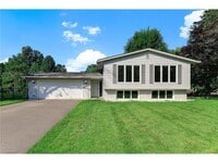 Building Photo - 455 Black Oaks Ln N
