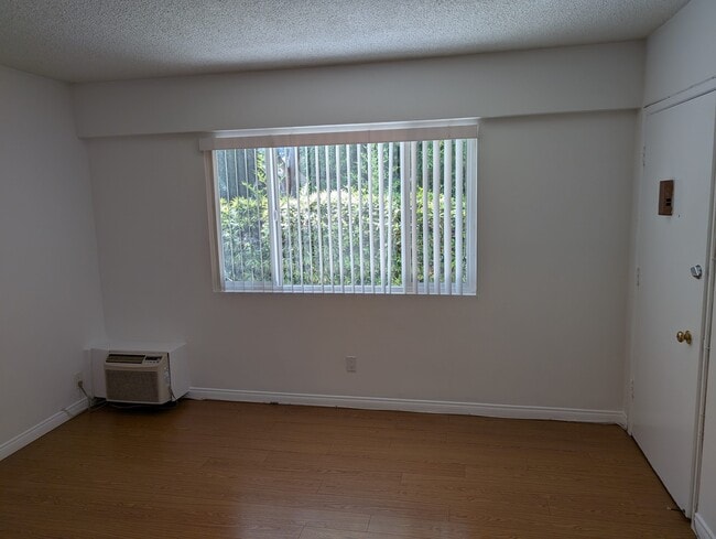 Building Photo - 642 Huntley Dr