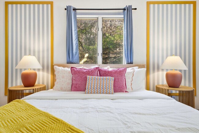 Building Photo - 12 Apple Tree Way