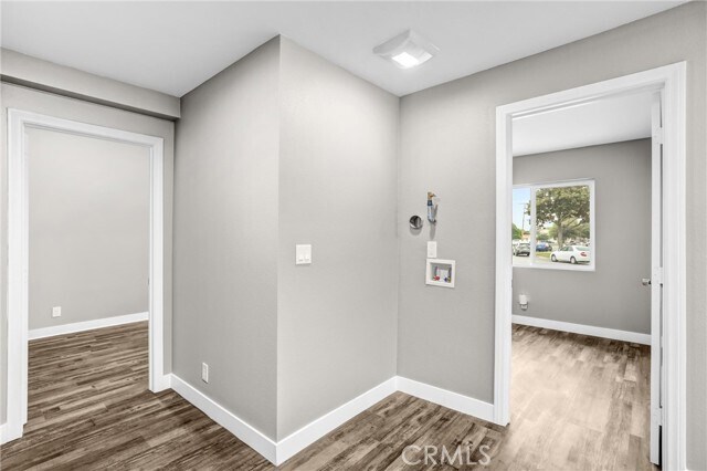 Building Photo - 9338 Emerald Ave