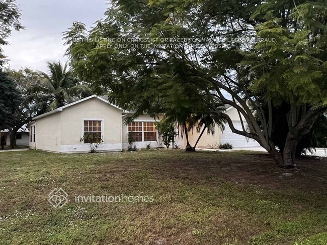 Building Photo - 102 NW Carmelite St