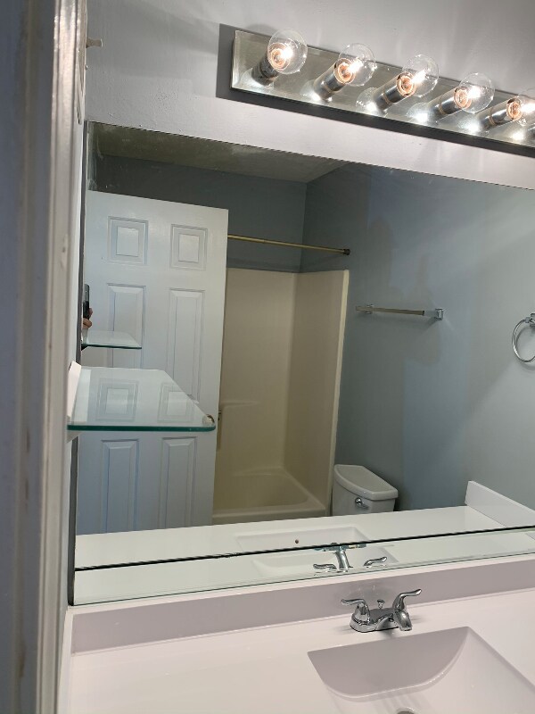 Building Photo - 278 Shaded Oaks Ln SE