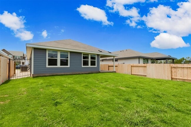 Building Photo - 4905 Hazelnut Ln