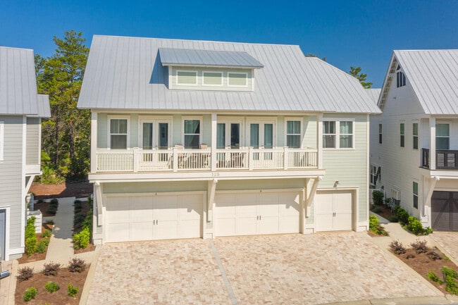 Building Photo - 125 E Pine Lands Lp
