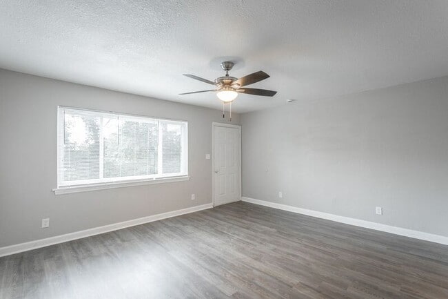 Building Photo - 1006 Glenwood Dr