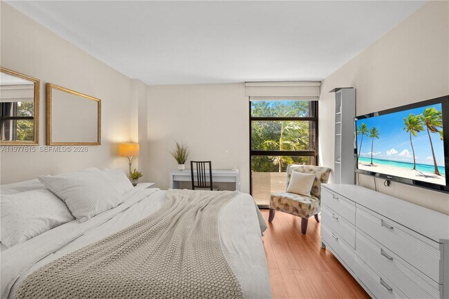 Building Photo - 2501 Brickell Ave