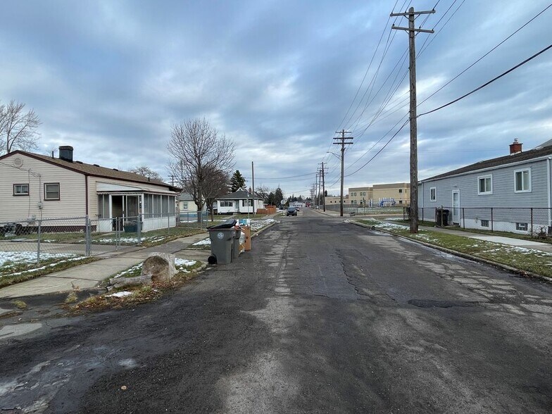 Building Photo - 4552 7th St