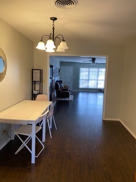 Building Photo - 2314 Indian Dr