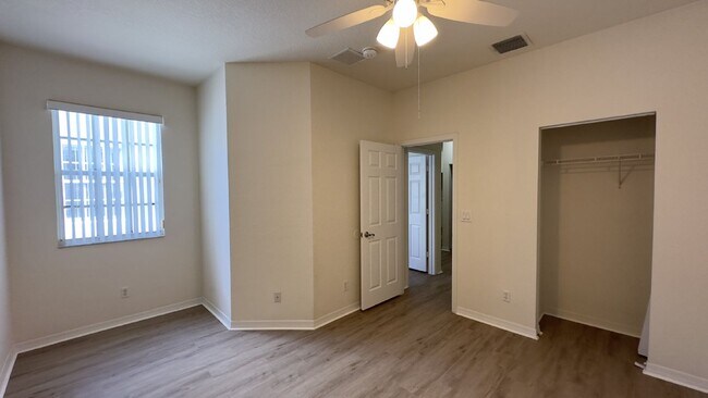 Building Photo - 3042 Grandiflora Dr