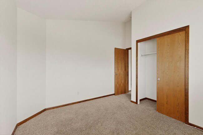 Building Photo - 8908 Henriette Wyeth Dr NE