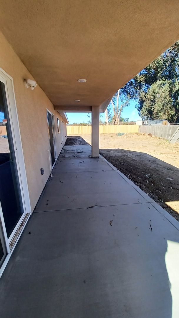 Building Photo - Modern 2 Bed/1 Bath Home, All Utilities Included!