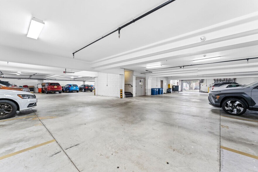 Building Photo - 125 70th St