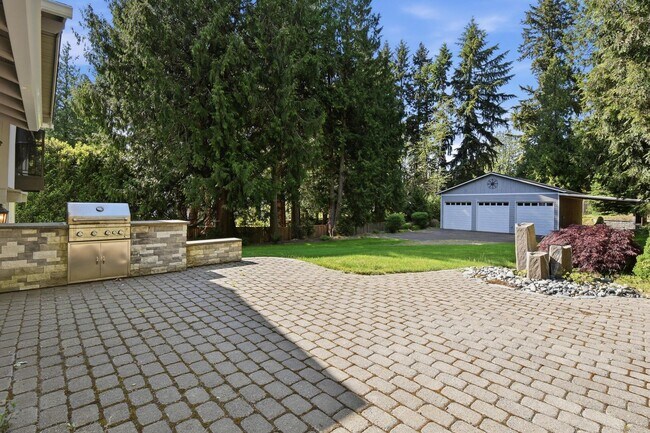Building Photo - 3bd/2.5ba Bellevue Home