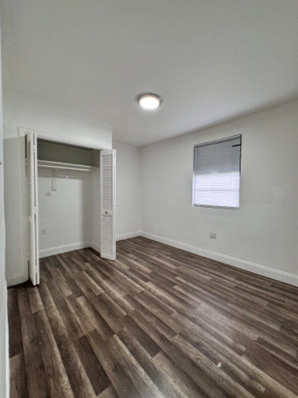Building Photo - 602 E 50th St