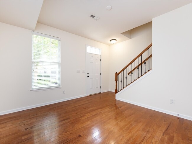 Building Photo - 257 N Irwin Ave