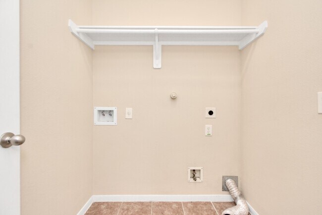 Building Photo - 25206 Hazel Ranch Dr