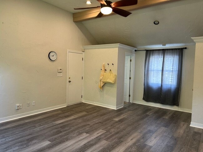 Building Photo - Spacious Colonial For Rent in Lyndhurst