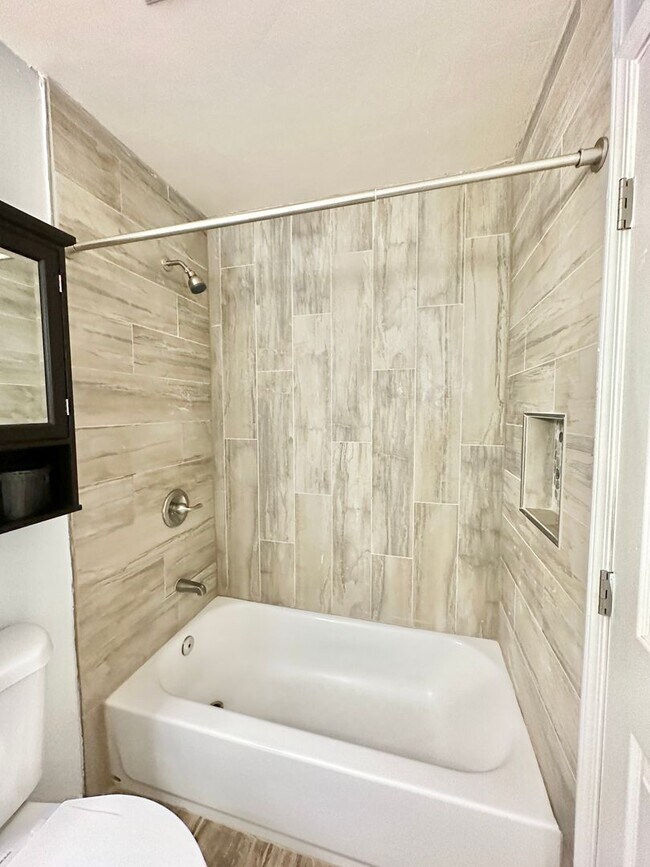 Building Photo - Beautiful, Single-Story, Updated, Private ...