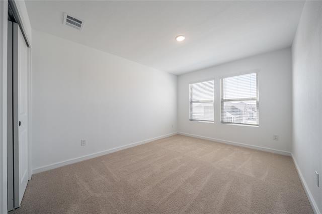 Building Photo - 2217 Maple Cir