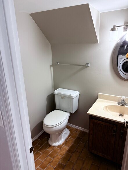 Building Photo - 1492 Sanzon Dr